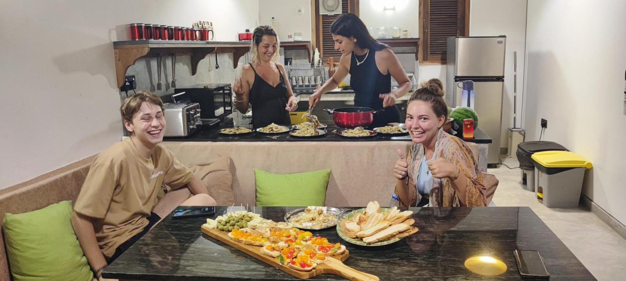 Sixth Sense Hostel Унаватуна Экстерьер фото